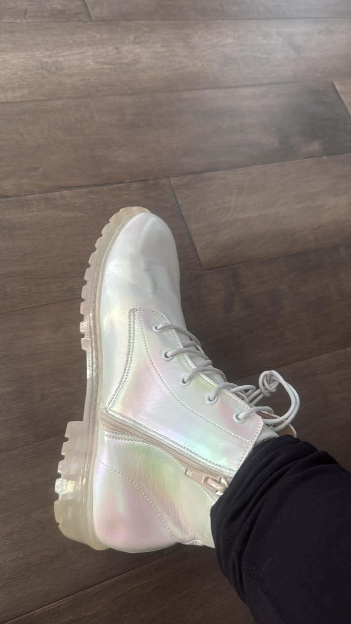 White iridescent Combat